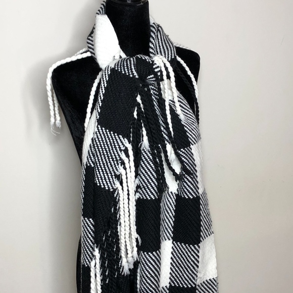 Unbranded Accessories - Knit Hounds Tooth Black & White Fringe Scarf